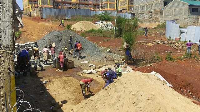 ケニア人の労働者（Mugambi Muriuki – CC BY-SA 4.0）